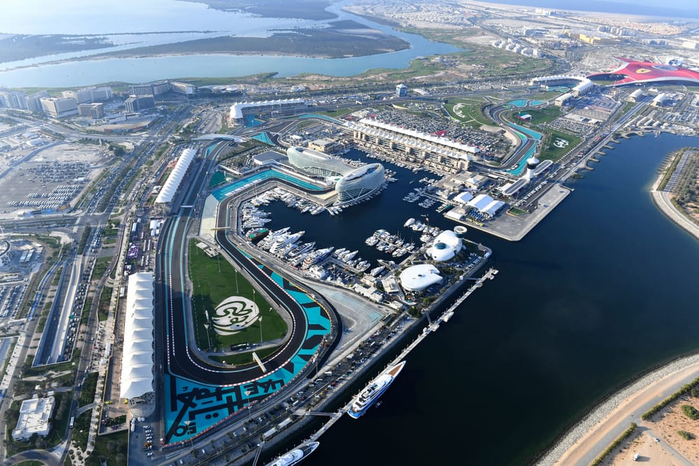YAS MARINA CIRCUIT, UNITED ARAB EMIRATES - DECEMBER 12: Track Aerial during the Abu Dhabi GP at Yas Marina Circuit on Sunday December 12, 2021 in Abu Dhabi, United Arab Emirates. (Photo by Mark Sutton / Motorsport Images Photographer)