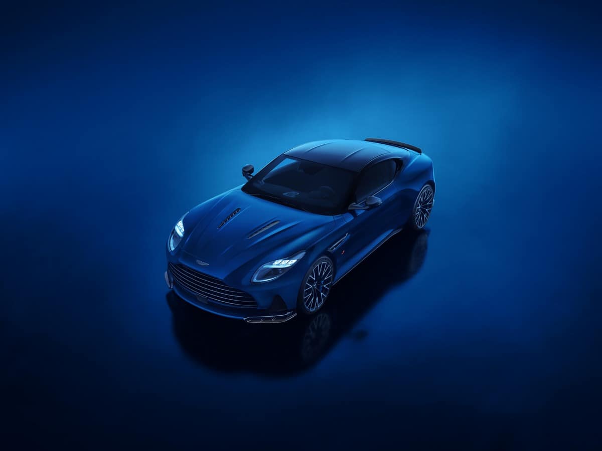 1 Aston Martin DB12 S_01