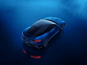 3 Aston Martin DB12 S_03