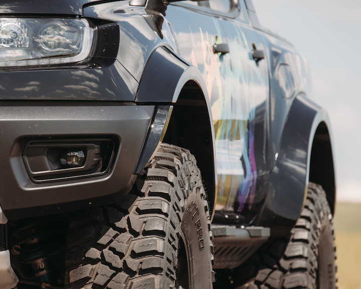 delta4x4_Ford _Ranger_Raptor_140mm_Bodyliftkit_40inch_tires_Fenderflare