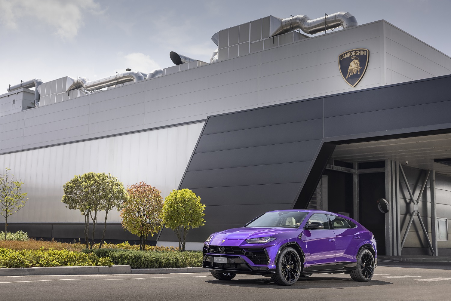 1 Lamborghini Urus