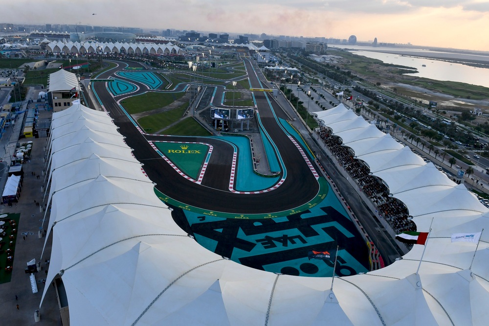 YAS MARINA CIRCUIT, UNITED ARAB EMIRATES - DECEMBER 12: Aerial during the Abu Dhabi GP at Yas Marina Circuit on Sunday December 12, 2021 in Abu Dhabi, United Arab Emirates. (Photo by Mark Sutton / Motorsport Images Photographer)
