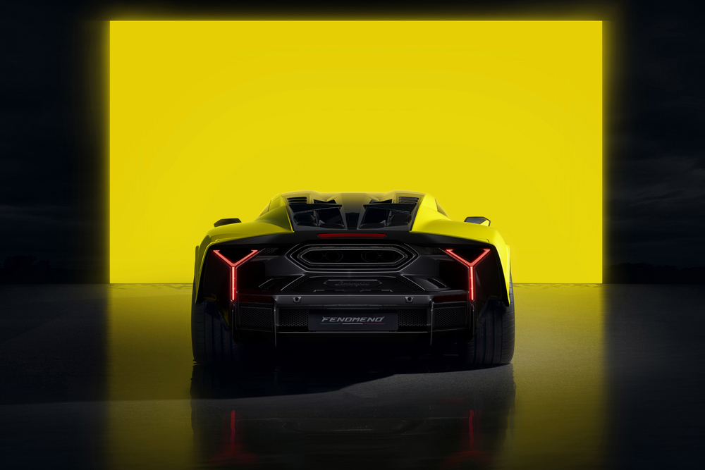 9 Lamborghini Fenomeno Rear 3