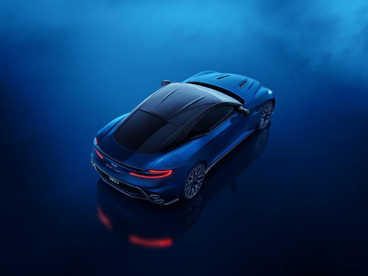 3 Aston Martin DB12 S_03