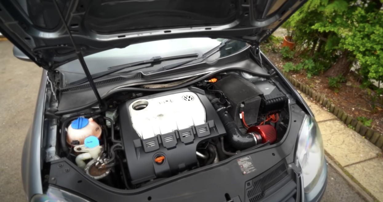 4 cb790e59-9aa8-428b-b281-640a28102b53