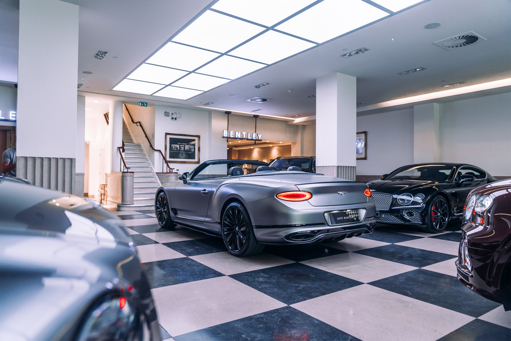 3 BentaygaExtendedWheelbaseandContinentalGTCHuntsmanEdition-3