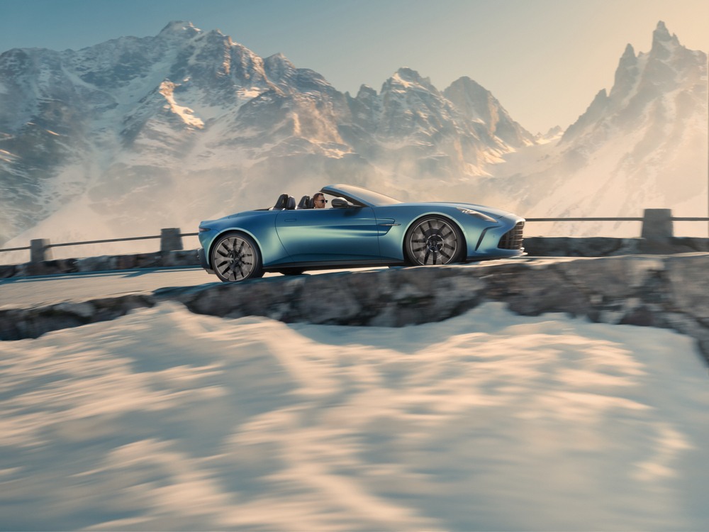 2 Aston Martin Vantage Roadster_3
