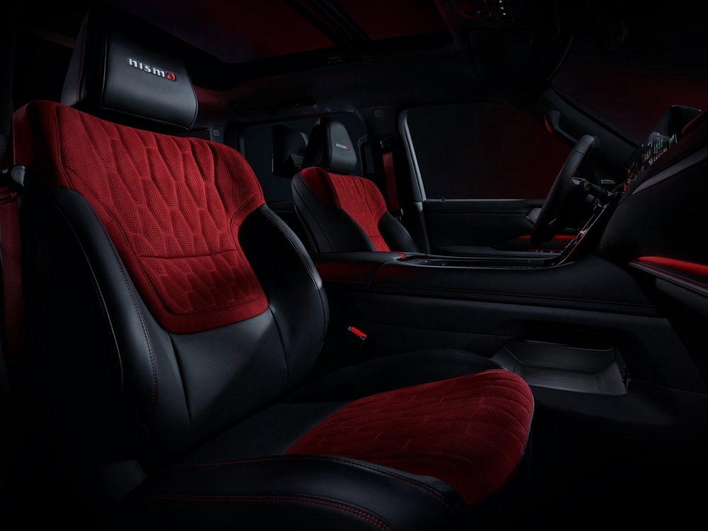 1 NISMO FRONT SEATS